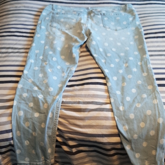 Jean's - Picture 2 of 3